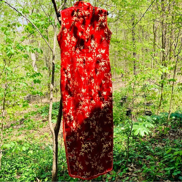 Vintage Cheongsam Qipao, maxi-dress, red, gold, black embroidery - Picture 9 of 9